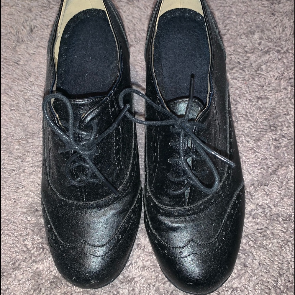Black heels with laces